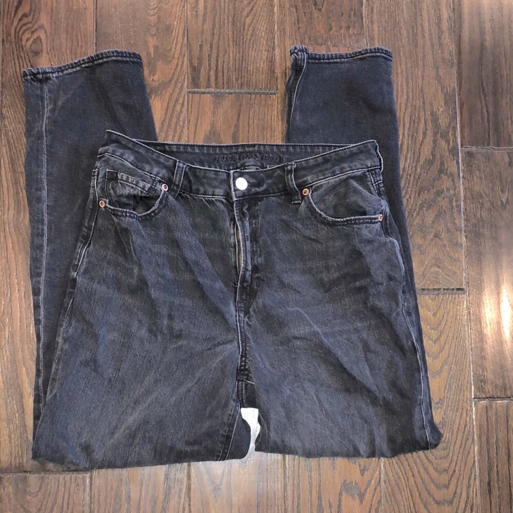 American Eagle MOM jeans use 10 regular distressed black color